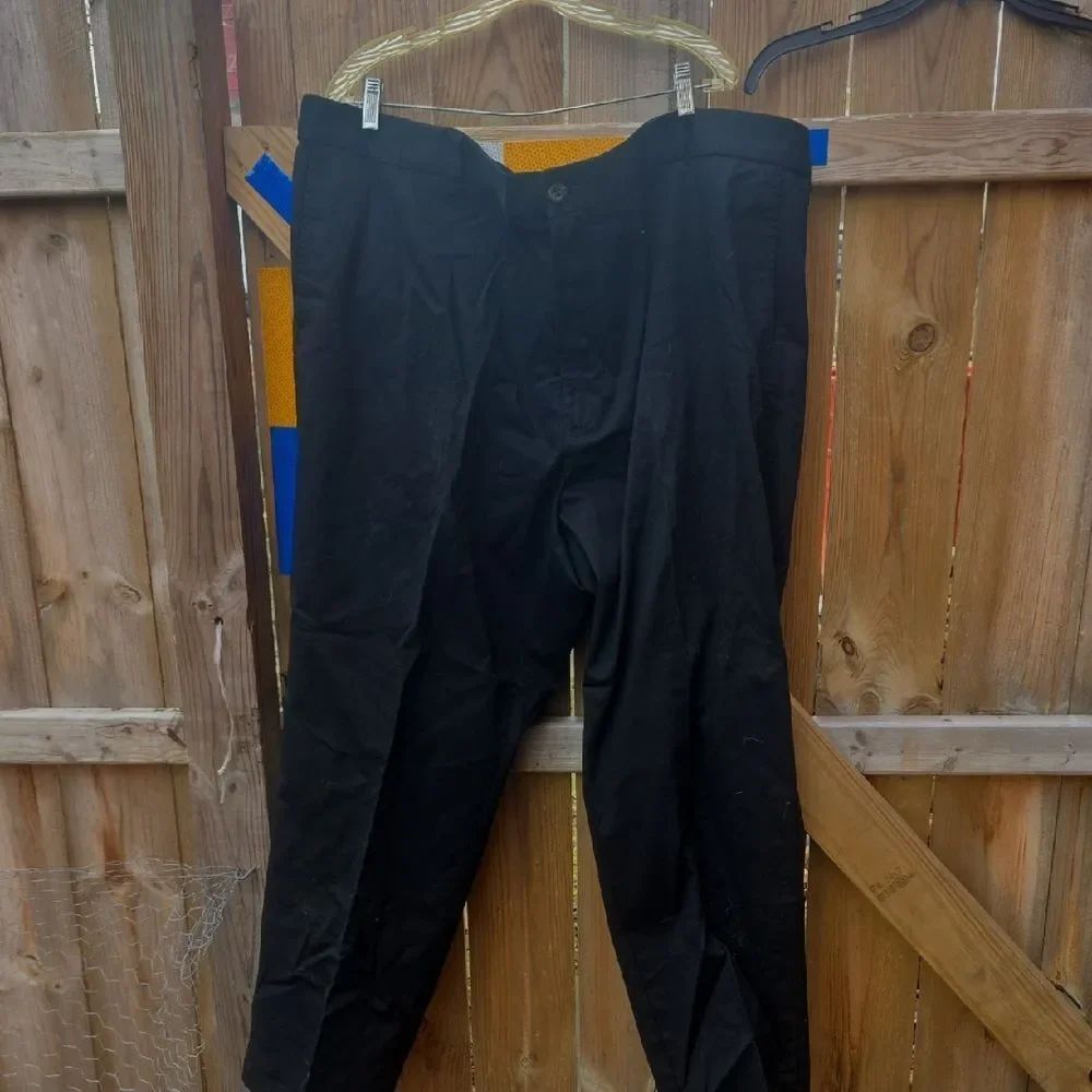 Amazon Essentials Men's Classic Black Dress Pants